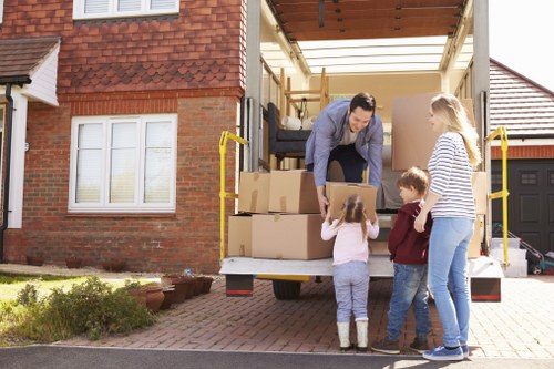 Moving truck support for flats and apartments near Swiss Cottage