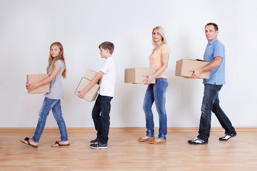 Efficient moving and transport service in Swiss Cottage